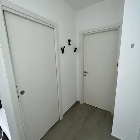 Apartment Black&white House