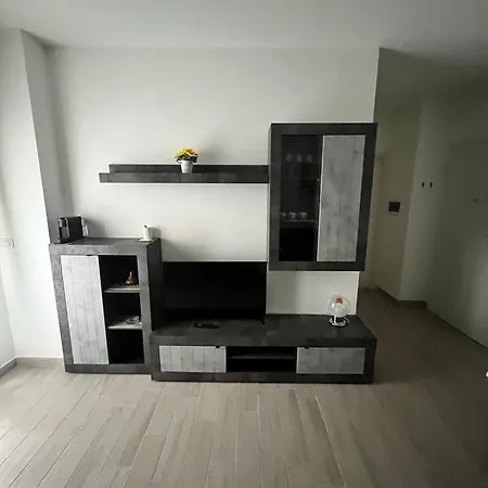 Black&white House Con Posto Auto *